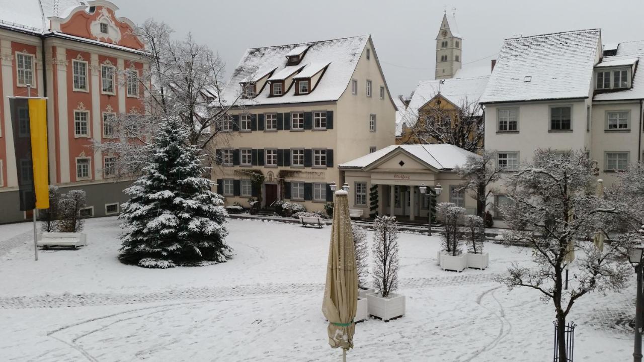 Palais Am Schlossplatz เมียร์สบวร์ก ภายนอก รูปภาพ